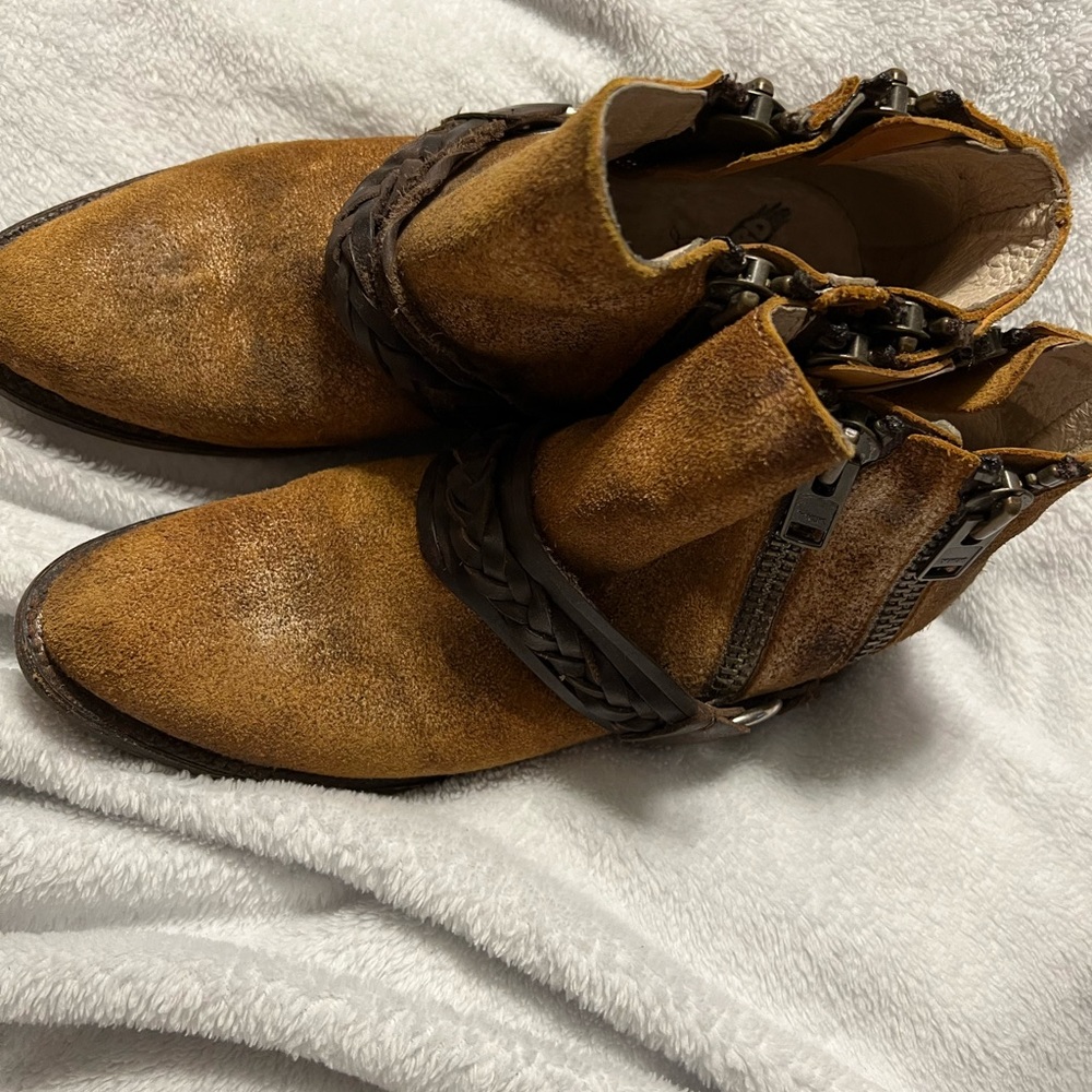 FreeBird women’s boots